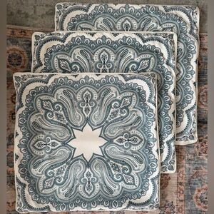 NWOT ENVOGUE Pillow Cover Set